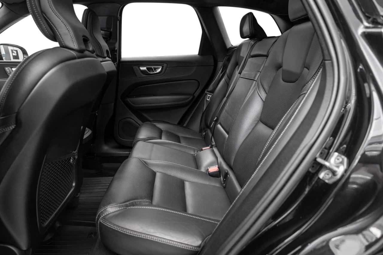 Volvo XC60 — foto 19