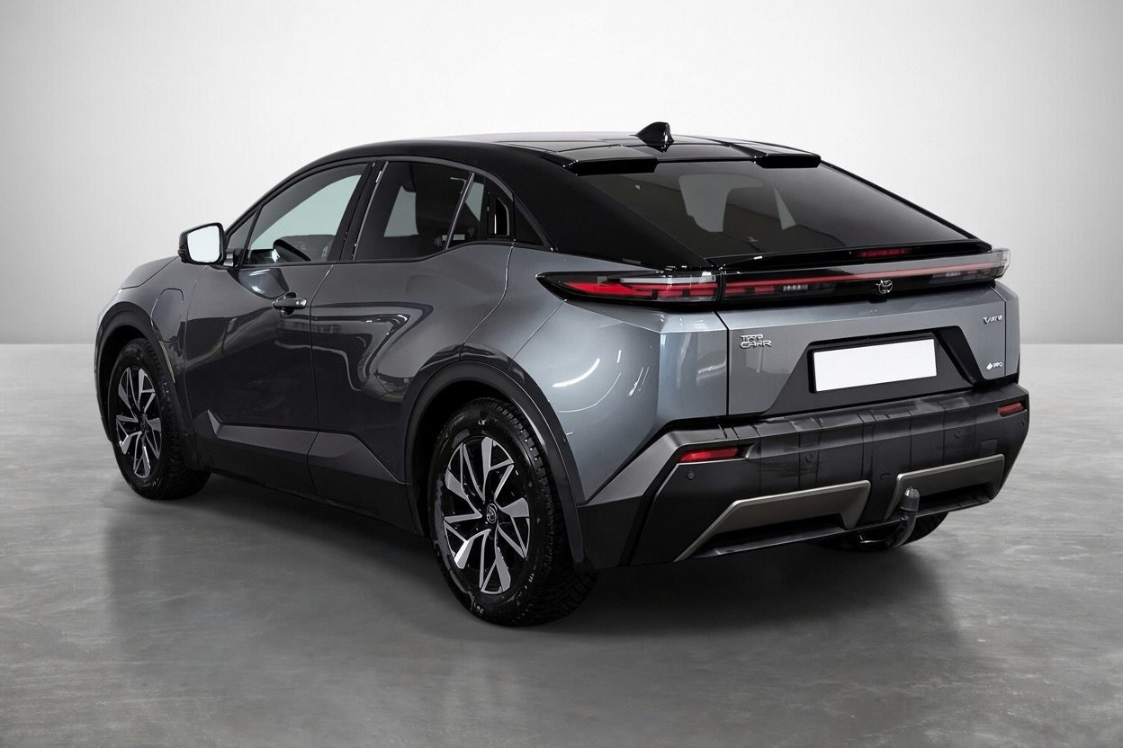 Toyota C-HR AWD-i — photo 6