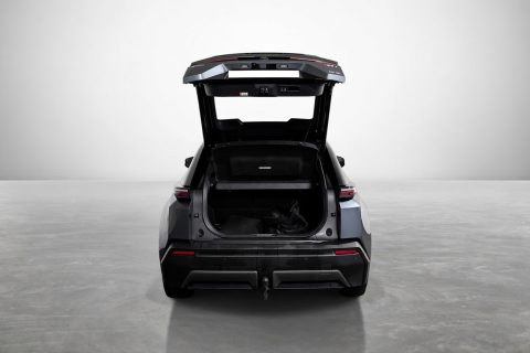 Toyota C-HR AWD-i — photo 19