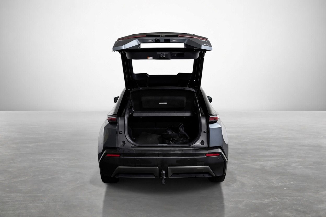 Toyota C-HR AWD-i — photo 19